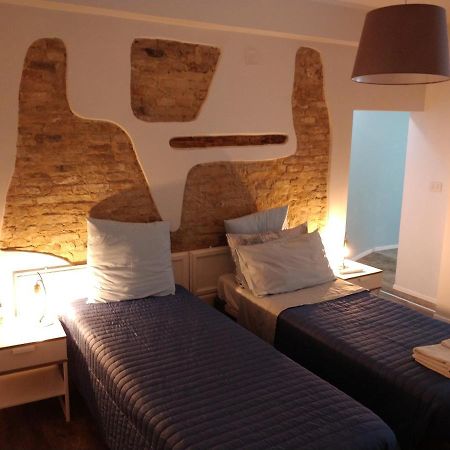 לסי Isi Guesthouse מראה חיצוני תמונה