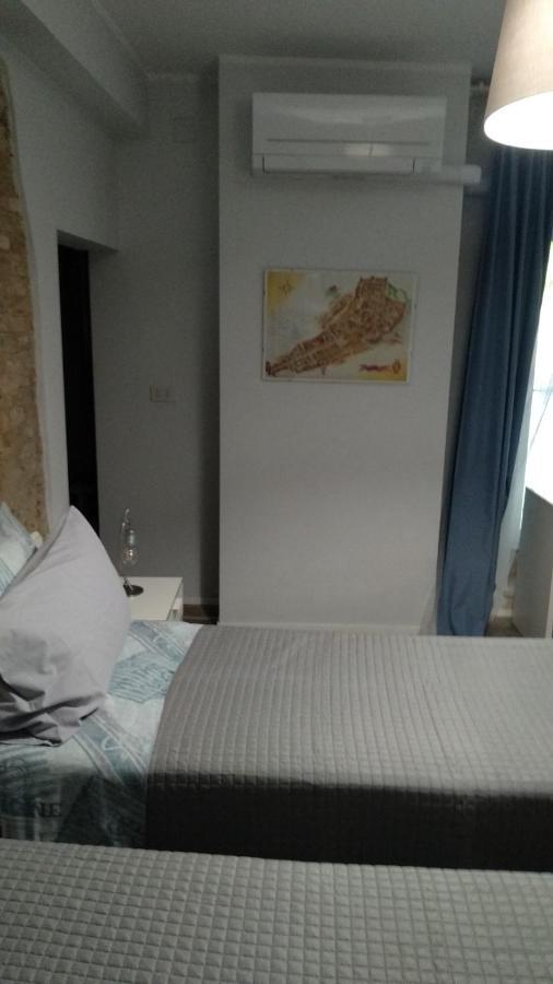 לסי Isi Guesthouse מראה חיצוני תמונה