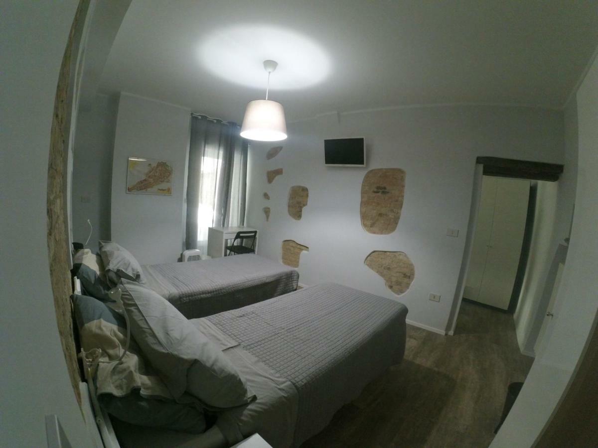 לסי Isi Guesthouse מראה חיצוני תמונה