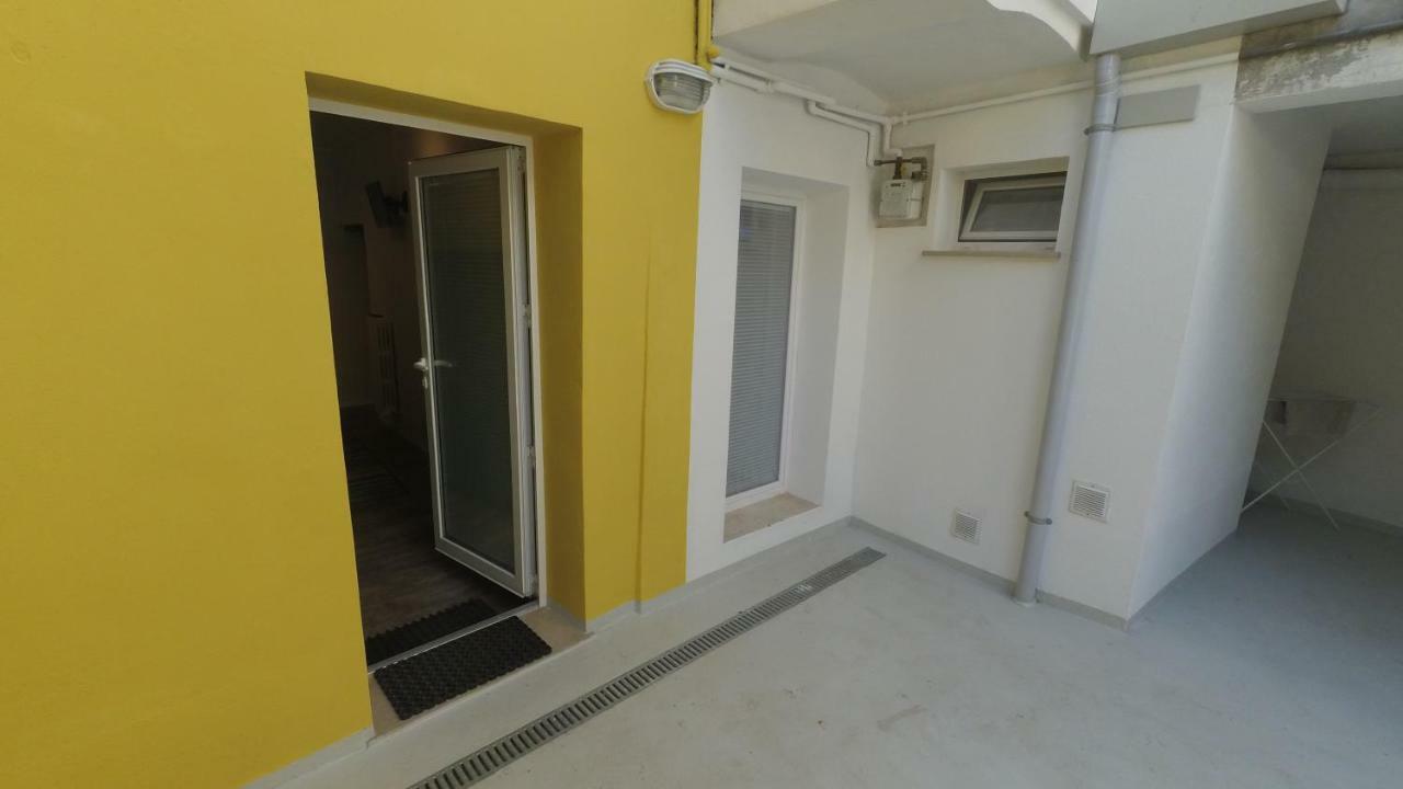 לסי Isi Guesthouse מראה חיצוני תמונה