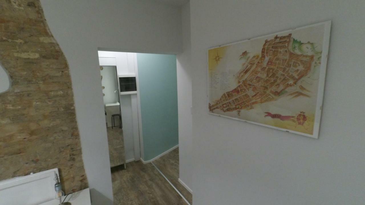 לסי Isi Guesthouse מראה חיצוני תמונה